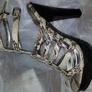 Size 6 Sam Edelman grey python heels